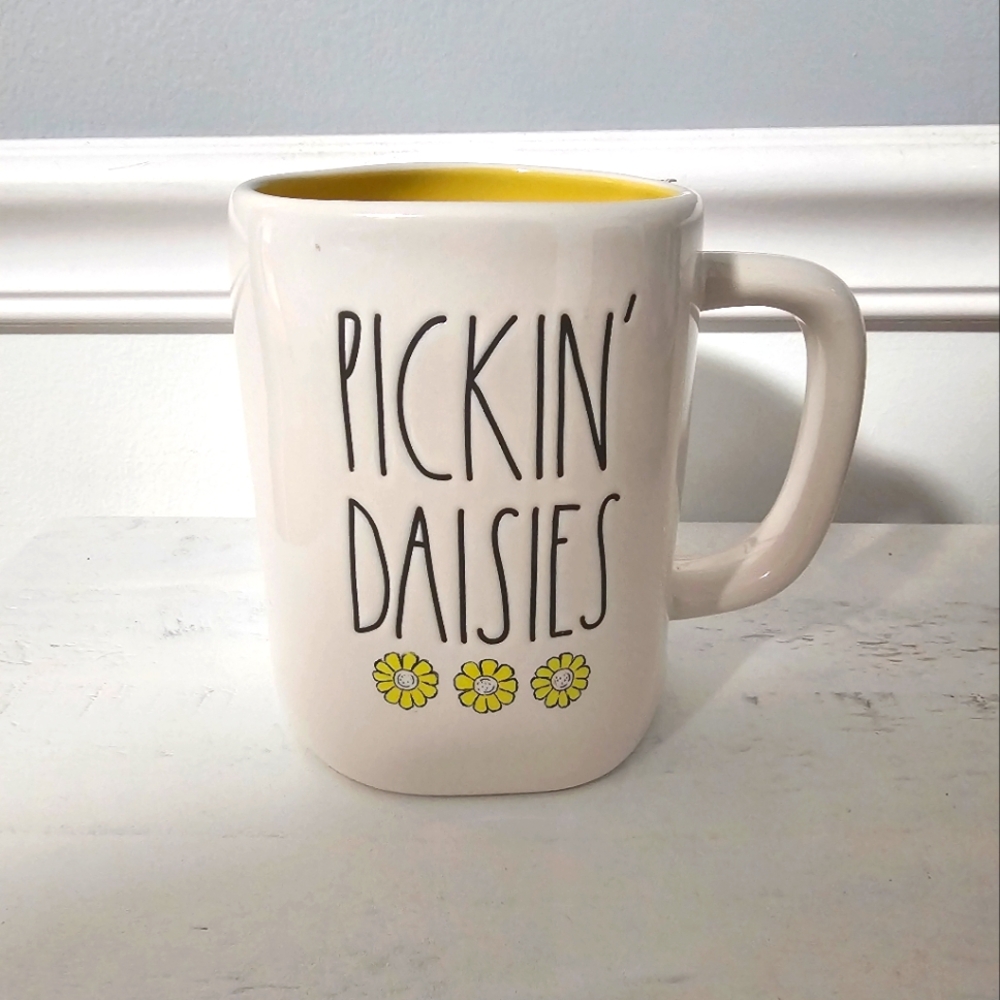 Rae Dunn Picking Daisies Flower Mug Yellow